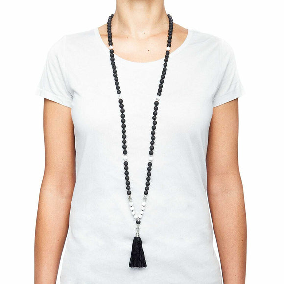 Mala lavasten/okenit med svart tofs, 108 pärlor