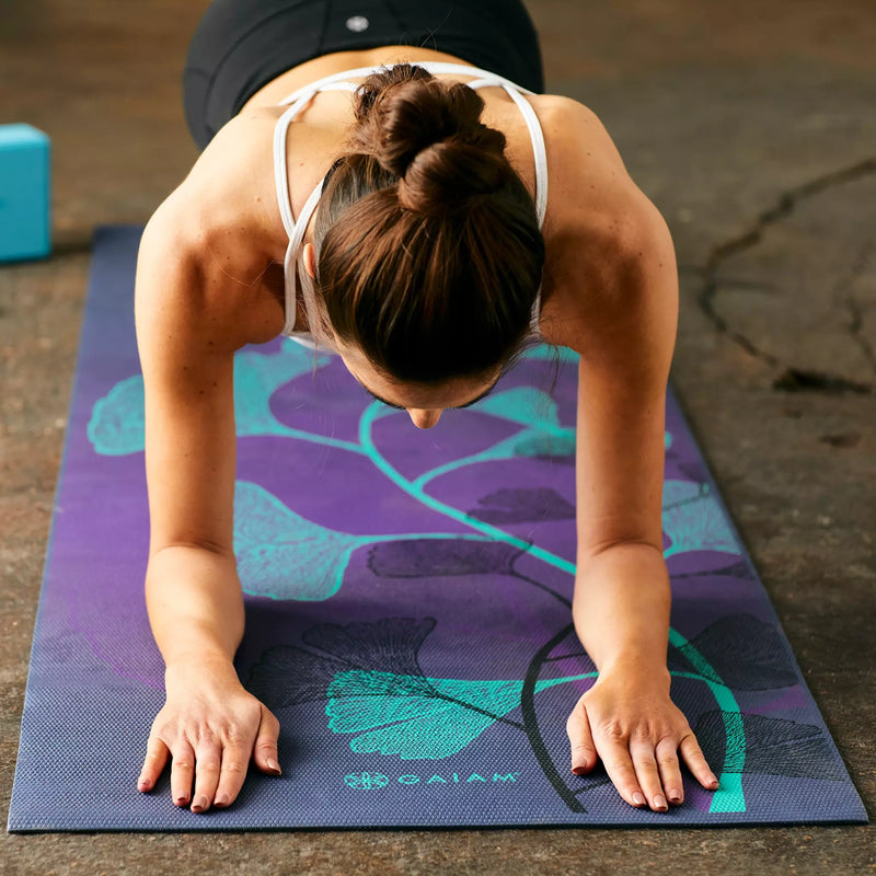 Yogakit för nybörjare, Lily Shadows