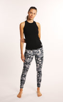 Snöbädd pil, Svarta leggings